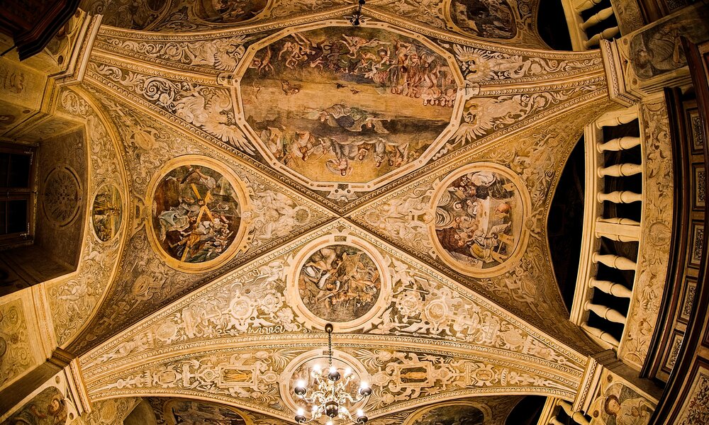 stropní klenba v kapli